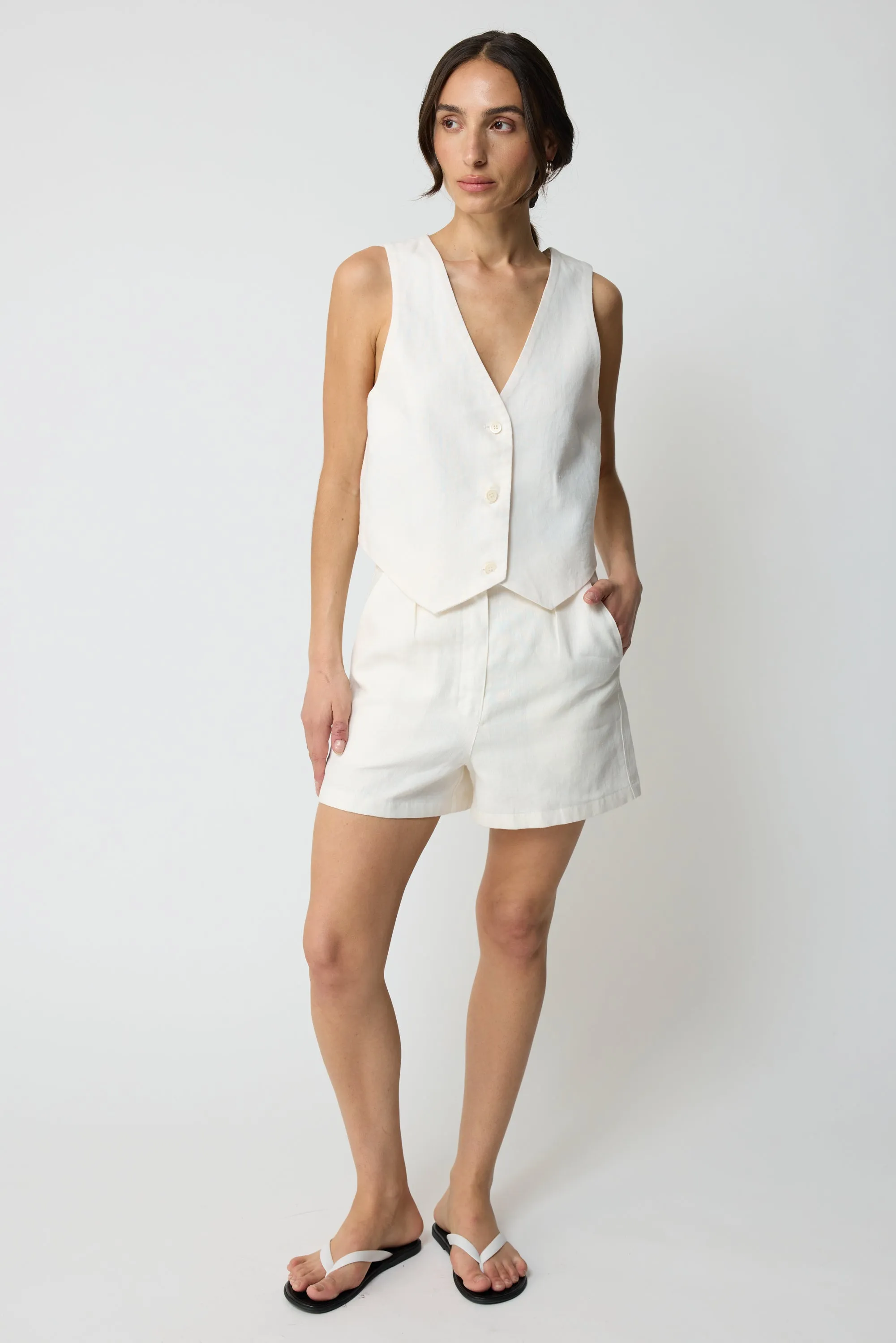 Linen Pleated Shorts